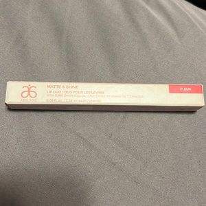 Arbonne matte & shine lip duo Fleur New